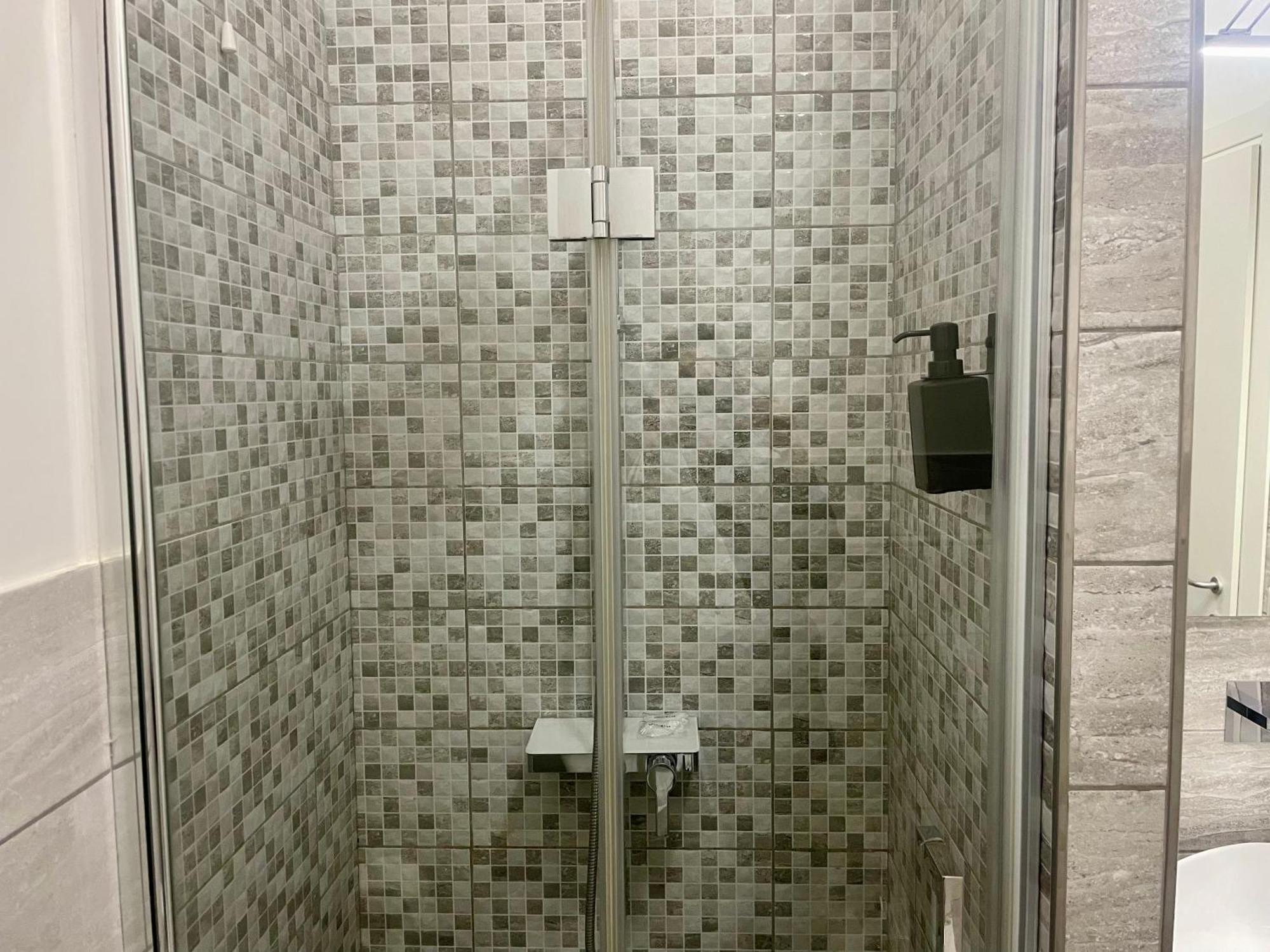 Deluxe Room,1540914880:JPEG