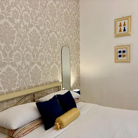 Sophia Boutique Home-3